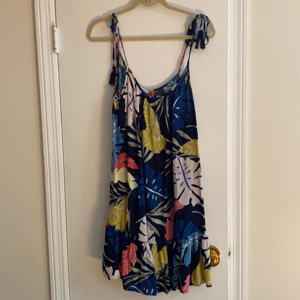 Tie shoulder beach cover up 🌺